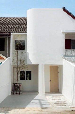 ทาวน์เฮ้าส์ 2 ชั้น รีโนเวทใหม่ โครงการ กุลพันธ์วิลล์2 แม่เหียะ 