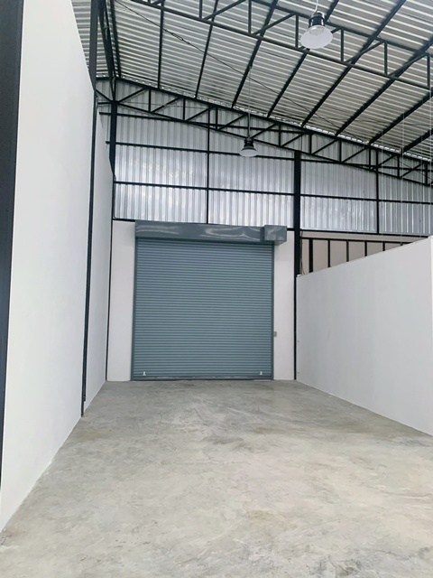 ให้เช่าโกดัง พร้อมออฟฟิศ 255ตร.ม. ไทวัสดุ ศรีสมาน 2.2 กม. โรบินสัน ศรีสมาน  900ม. 72ตร.วา. 1 นอน 1 ออฟฟิศ 3 น้ำ