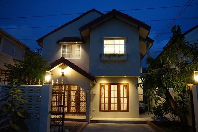 ให้เช่าบ้านเดี่ยว 2 ชั้น 3 ห้องนอน ย่านเลียบด่วน ทาวน์อินทาวน์ เหม่งจ๋าย พร้อมอยู่ ใกล้โรงเรียนนานาชาติสิงคโปร์และโรงเรียนนานาชาติฝรั่งเศส