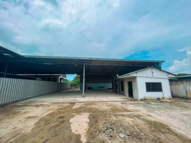 ให้เช่าโกดังโรงงานขนาดเล็ก ศูนย์กระจายสินค้า โรงงานใกล้นิคมอมตะนครชลบุรีพื้นที่ใช้สอย 900 ตรม.