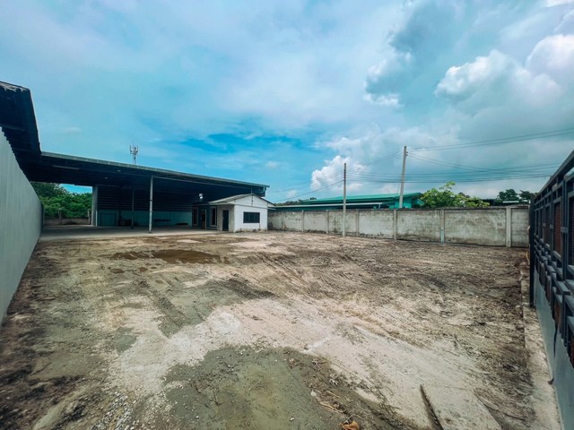 ให้เช่าโกดังโรงงานขนาดเล็ก ศูนย์กระจายสินค้า โรงงานใกล้นิคมอมตะนครชลบุรีพื้นที่ใช้สอย 900 ตรม.