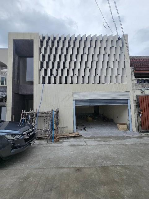 ขาย Townhome 2 ชั้น เนื้อที่ 25 ตรว. ใจกลางทองหล่อ ซ.สุขุมวิท36 ใกล้ BTS ทองหล่อ