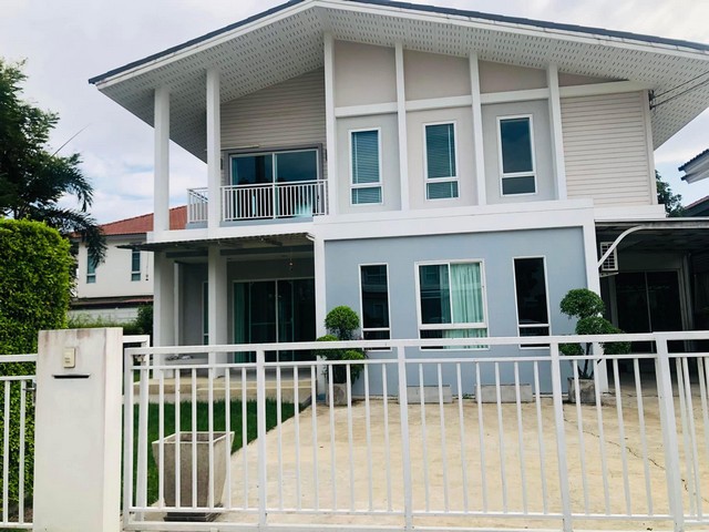 ให้เช่าบ้านเดี่ยว 102 ตารางวา 3 ห้องนอน 3 ห้องน้ำ  2 ห้องเอนกประสงค์  หมู่บ้านฮาบิเทีย โมทีฟ  ใกล้แฟชั่นไอส์แลนด์ 