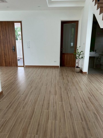 บ้านสร้างใหม่ 2 ชั้น สไตล์โมเดิร์น ตกแต่งสวย โซนแม่เหียะ