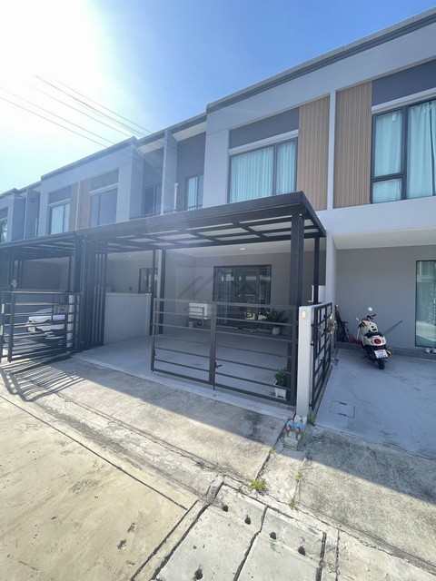 ให้เช่าทาวน์โฮม 2 ชั้น 3 ห้องนอน โครงการ Pleno สุขุมวิท-บางนา 2 เฟอร์พร้อมอยู่ ใกล้เมกะบางนา ใกล้ทางด่วน 