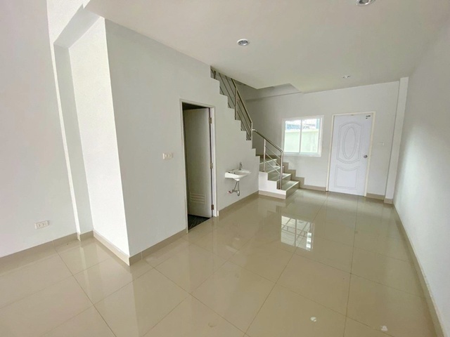 รร.ทานตะวันไตรภาษา 4.1 กม.ตลาดแครายพลาซ่า 700 ม.ขาย-เช่าอาคารพาณิชย์ 2 ชั้นครึ่ง 18 ตร.วา. 160 ตร.ม.