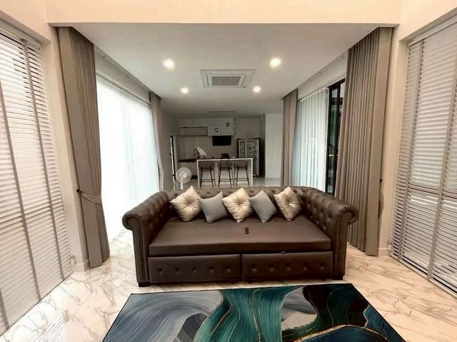 พูลวิลล่าหรู #ขายพร้อมผู้เช่า 11.98 ล้าน – บ้าน 2 ชั้น #สไตล์โมเดิร์น ทำเลทอง #ใกล้กาดฝรั่ง #น้ำไม่ท่วม #รับรายได้เดือนละ75,000 บาท