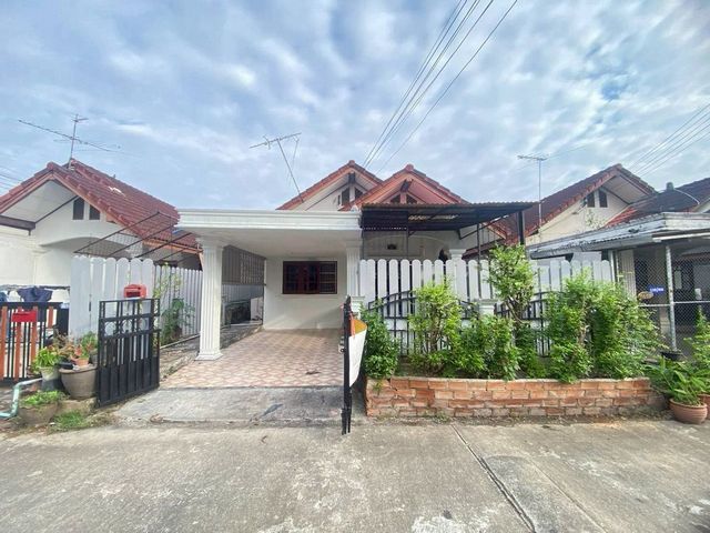 ขายบ้านพร้อมผู้เช่า ถูกสุดๆ เพียง 1.4 ล.เท่านั้น – #โซนสันผีเสื้อ #อำเภอเมือง บ้านเดี่ยวชั้นเดียว เข้าเมืองง่าย เดินทางสะดวกสบาย