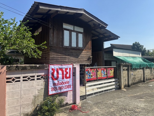 ขาย ที่ดิน 34 ตรว พร้อมบ้าน2 หลัง ต.พิชัย อ.เมืองลำปาง จ.ลำปาง