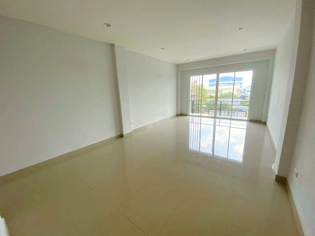 รร.ทานตะวันไตรภาษา 4.1 กม.ตลาดแครายพลาซ่า 700 ม.ขาย-เช่าอาคารพาณิชย์ 2 ชั้นครึ่ง19ตร.วา.169ตร.ม.