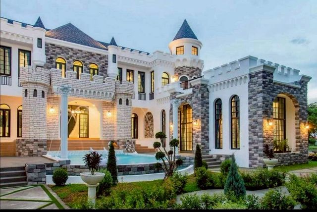 พูลวิลล่าสุดหรู ว่างให้เช่า 180,000 บาท/เดือน 6 นอน 8 น้ำ #เฟอร์นิเจอร์ครบ พร้อมเข้าอยู่!