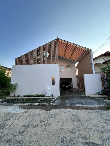 ขายด่วนบ้านเดี่ยวย่านพัฒนาการหมู่บ้านเมืองทองการ์เด้นท์ 50 ตร.ว.พร้อมอยู่ ใกล้โลตัสพัฒนาการ