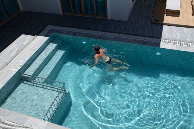 พูลวิลล่าหรู – พูลวิลลาศรีนางดิน เขากลม กระบี่ พร้อมเฟอร์นิเจอร์ครบครัน และเครื่องใช้ไฟฟ้าระดับคุณภาพสูง