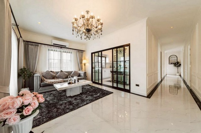 บ้านใหม่ สไตล์อังกฤษ สวนกว้าง บิ้วอินทั้งหลัง น้ำแพร่ หางดง