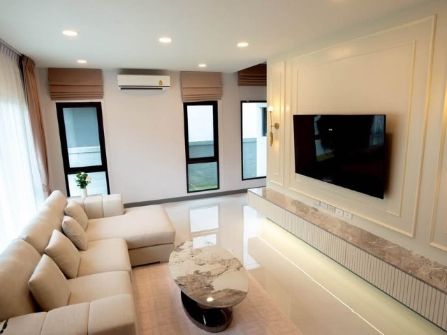 ให้เช่าบ้านใหม่ไซต์ใหญ่ใกล้อิเกีย เมกะบางนา โครงการ The city ฺฺBangna มี4นอน5น้ำ1แม่บ้าน ตกแต่งสวยเฟอร์ ครบเช่า 169,000บาท/เดือน