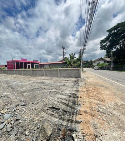 ที่ดินน้ำไม่ท่วม 53 ตร.วา ต.ป่าแดด อ.เมือง ติดถนนเมนหลัก ค้าขายดี  เหมาะปลูกบ้านหรือสร้างบ้านขาย