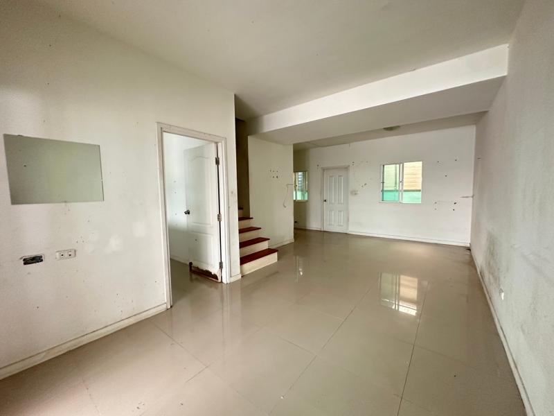 ขายทาวน์เฮ้าส์มือสอง อำเภอพระสมุทรเจดีย์ จังหวัดสมุทรปราการ  โครงการ ไลโอ บลิสซ์ ประชาอุทิศ-สุขสวัสดิ์