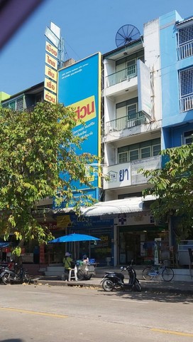 ขาย อาคารพาณิชย์ ติดลาดพร้าววังหิน เนื้อที่ 17 ตร.ว. ขายพร้อมผู้เช่า ติดถนนลาดพร้าววังหิน ใกล้ MRT โชคชัย 4, The Jass, Makro, Lotu