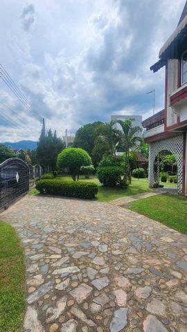 โซนนิมมาน ขาย 24 ล้าน 166.4 ตรว. บ้านพร้อมที่ดิน ใจกลางเมืองเชียงใหม่ บ้านหลังใหญ่ เนื้อที่กว้างขวาง #ซื้อรีโนเวทอยู่เองหรือปล่อยเช่าได้ค่ะ