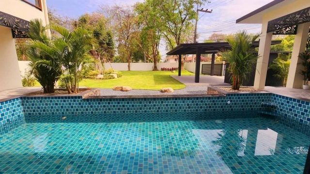 พูลวิลล่าสวยให้เช่า 50,000 บาท/เดือน ขาย 10 ล้าน 173 ตรว. #ดอยสะเก็ด #เฟอร์นิเจอร์ครบ #ติดแม่น้ำด้านหลัง วิวดี เงียบสงบ บรรยากาศดีมากๆ