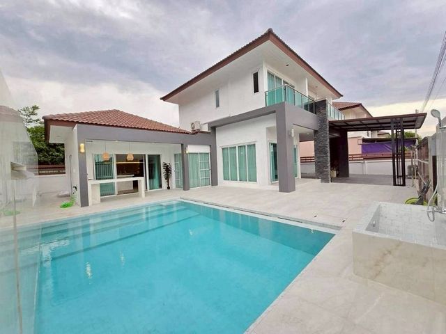 ให้เช่า 79,000 บาท/เดือน ขาย 9.7 ล้าน #โซนแม่เหียะ พลูวิลล่าหรู พร้อมสระว่ายน้ำส่วนตัว #เฟอร์นิเจอร์ครบ #หิ้วกระเป๋าพร้อมเข้าอยู่ได้เลย