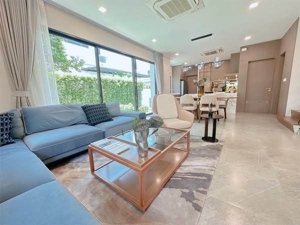 ให้เช่าบ้านเดี่ยวมัณฑนากม.15 เนื้อที่ 85 วา 240ตรม.4ห้องนอน 5ห้องน้ำ แอร์ เฟอร์ ครบถนนบางนา