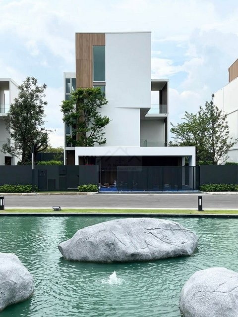 ให้เช่าบ้านเดี่ยว 3.5 ชั้น 76 ตรว. โครงการวีเว่ พระราม 9 VIVE Rama 9 พร้อมลิฟท์ เดินถึงโรงเรียนนานาชาติ Wellington ใกล้ Club house ที่สุด