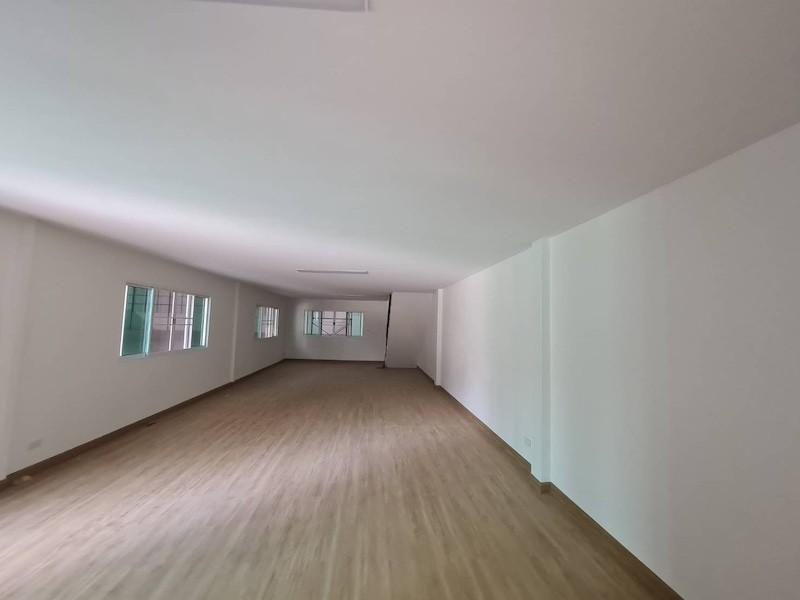 BR 1454 ให้เช่าโกดัง บางนา กม.5 บางแก้ สมุทรปราการ พื้นที่ 2,200 ตารางเมตร แบ่งเช่าได้ เริ่มเข้าอยู่ได้ ตุลาคม 2568