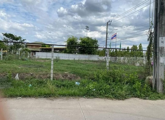 ขายที่ดิน ซอยรามคำแหง 118 ปากซอยมีรถไฟฟ้า  แปลงมุม ถมแล้ว   ขนาดพื้นที่ 104 ตร.วา