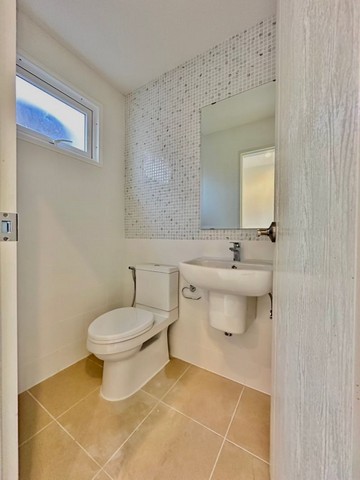 ขายอาคารพาณิชย์ 3 ชั้น สไตล์ยุโรป ในโครงการ ศุภาลัย S-Avenue  FP-B01051