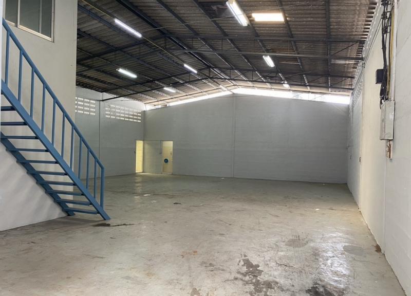 Warehouse Ratchada โกดัง 400sq.m.ติดรถไฟฟ้าMRTรัชดา-ลาดพร้าว