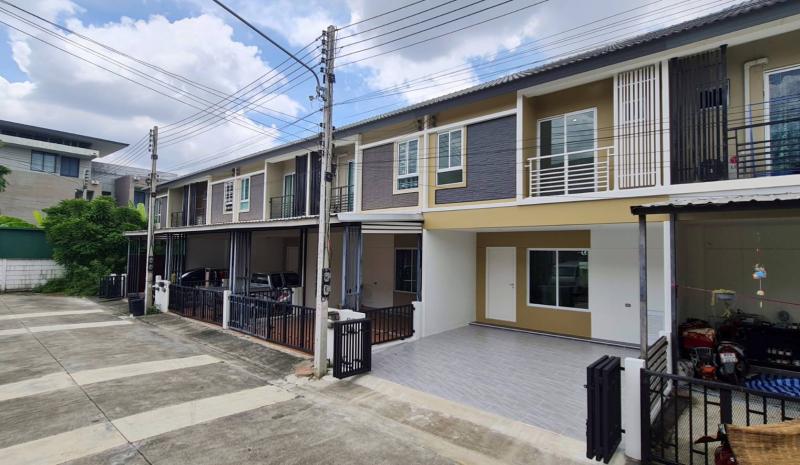 ขายทาวน์โฮม 2 ชั้น ดีไลท์ เดอลอฟท์ เมืองเอก-ม.รังสิต ซ.5  ขาย 2,090,000 บาท 21 ตร.ว. 115 ตร.ม. 0958195559 @infinitycondo