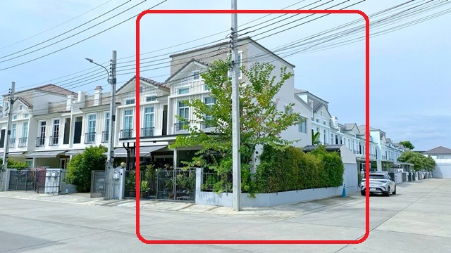  อินดี้ 2 บางนา รามคำแหง 2  ให้เช่า คฤหาสน์หรู ทาวน์โฮม 3 ชั้น หลังมุม หรูหรา 42 ตร.วา. 482 ตร.ม. พร้อมสนามหลังบ้าน MRT ศรีเอี่ยม 4.2 กม.