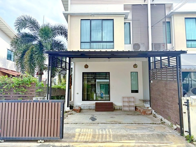 โลตัส บางกรวย-ไทรน้อย 1.8 กม.MRT คลองบางไผ่ 4.4 กม.ให้เช่าทาวน์เฮ้าส์  2 ชั้น  27ตร.วา. 3นอน 