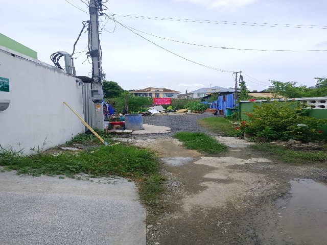 ขายที่ดินเปล่า เนื้อที่ 2-1-88 ไร่ รามอินทรา 62 แยก 15 คันนายาว กรุงเทพ