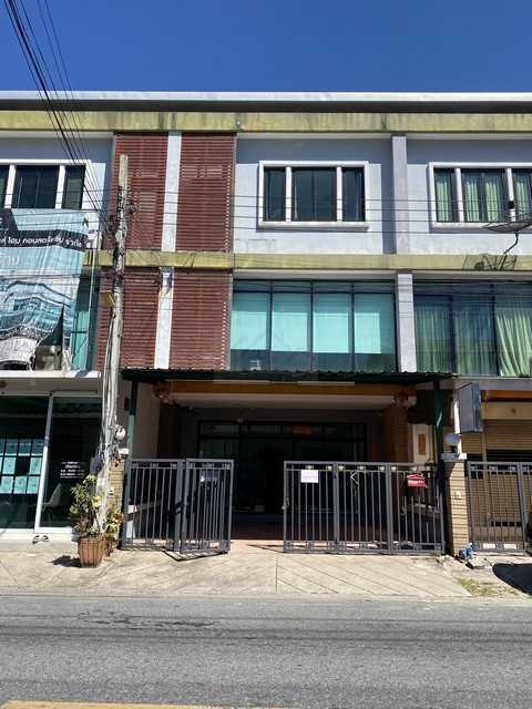 ขายทาวน์เฮาส์ 3 ชั้น 20 ตรว. 4 ห้องนอน ย่านนวมินทร์ 74 เขตบึงกุ่ม ใกล้แฟชั่นไอซ์แลนด์