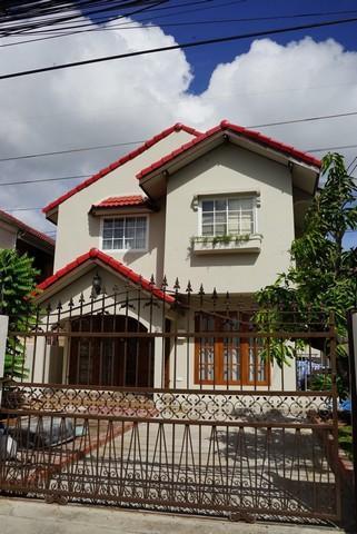 ให้เช่าบ้านเดี่ยว 2 ชั้น เนื้อที่ 40 ตรว. ย่านเลียบด่วนทาวน์อินทาวน์ เหม่งจ๋าย ใกล้ รร.นานาชาติสิงคโปร์