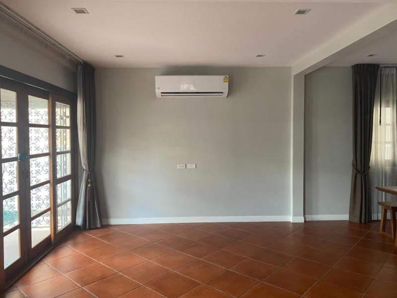 ให้เช่าบ้านเดี่ยว 2 ชั้น เนื้อที่ 40 ตรว. ย่านเลียบด่วนทาวน์อินทาวน์ เหม่งจ๋าย ใกล้ รร.นานาชาติสิงคโปร์