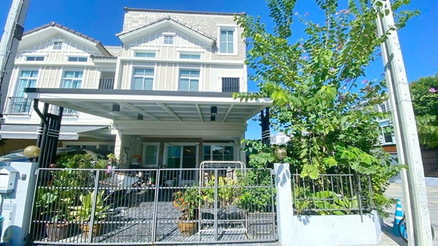 หลังมุม หรูหรา 40 ตร.วา. 480 ตร.ม. พร้อมสนามหลังบ้าน อินดี้ 2 บางนา รามคำแหง 2  RTM ศรีเอี่ยม 4.2 กม.ให้เช่า คฤหาสน์หรู ทาวน์โฮม 3 ชั้น 