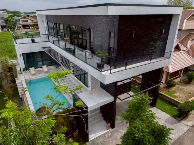 ให้เช่าพูลวิลล่าส่วนตัวสุดหรู เฟอรืครบ พร้อมอยู่ เชียงใหม่