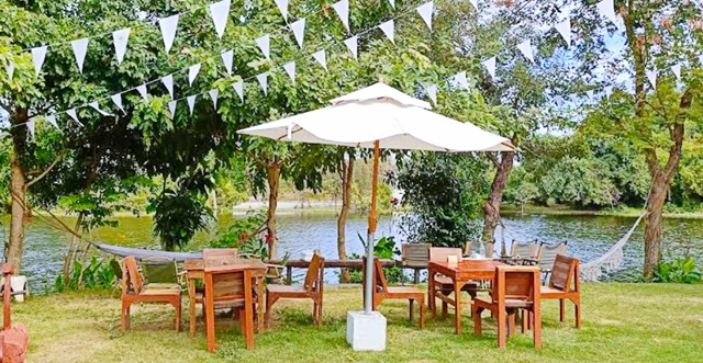 ทำร้านอาหาร วิวแม่น้ำ บางปะหัน อยุธยา ให้เช่าที่ดินถมแล้ว ทำโฮมสเตย์ ลานกางเต๊นท์  ริมตลิ่งคาเฟ่ ที่ดิน 2.5 ไร่ 4000ตรม. จากกทม. 46นาที 