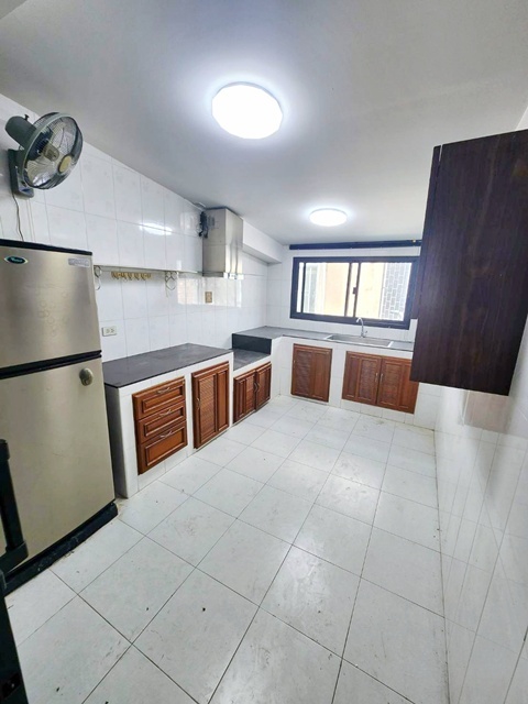 ศูนย์ผู้สูงอายุ MRT มหาดไทย ลาดพร้าว101 199  คลีนิคความงาม  ม.ลาดพร้าว ให้เช่าอาคารพาณิชย์ 4 ชั้น 2 คูหา ตีทะลุกัน 40 ตร.วา.