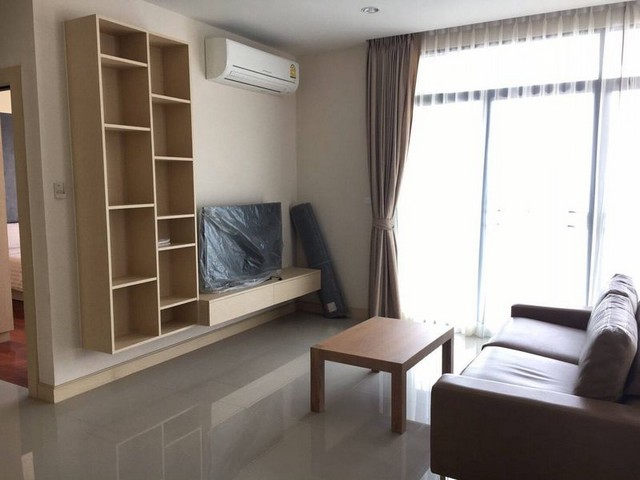 TEL:088-559 5199 คุณเอLine:https://line.me/ti/p/C0eGe0whLXคอนโดหรูให้เช่า “ซันทารา ศรีราชา” - พื้นที่กว้าง อยู่สบาย ใจกลางศรีราชาให้ทุกวันของคุณเป็นวันพักผ่อน กับคอนโดหรูขนาด 64 ตร.ม.1 ห้องนอน 1 ห้องน้ำพร้อมเฟอร์นิเจอร์และเครื่องใช้ไฟฟ้าครบ เพียง 25,000 บาท/เดือน สัญญารายปี มัดจำ 2 เดือน - ล่วงหน้า 1 เดือน - ห้องกว้างขวาง โล่งโปร่ง พร้อมแสงธรรมชาติส่องถึงทุกมุม- ตกแต่งครบครัน สไตล์เรียบหรู พร้อมเข้