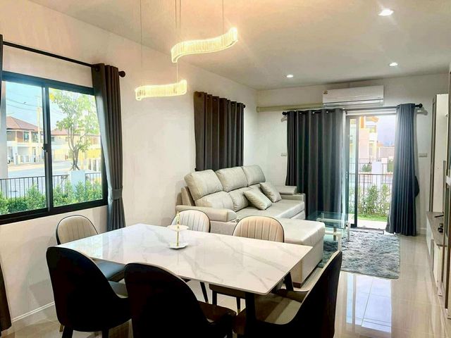 ให้เช่าบ้านใหม่ 43,000 บาท/เดือน #กาญจน์กนก25 – #หางดง บ้าน 2 ชั้น #สไตล์โมเดิร์น #แปลงมุม พื้นที่กว้าง วิวรอบทิศ พร้อมเข้าอยู่!