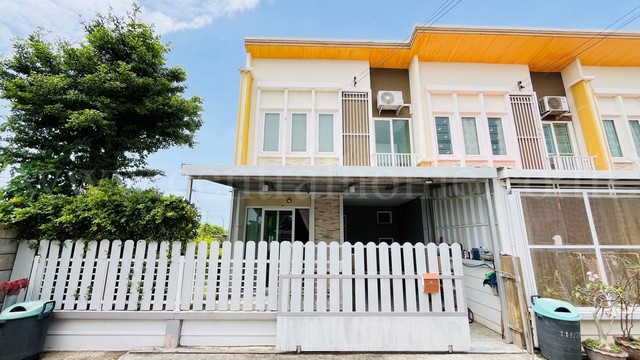 ลดราคา ทาวน์โฮม โกลเด้น ทาวน์ พระราม 2 หลังริม พื้นที่เยอะ 