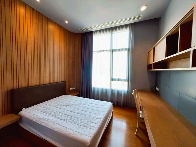 ขายเพนต์เฮาส์สุดหรู ชั้นบนสุด วิวเมืองสวยใจกลางสาทร  คอนโด Parco นางลิ้นจี่