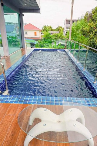 บ้าน เป็นบ้านพูลวิลล่าที่มีครบทุกอย่าง อยู่ในทำเลที่ดี เหมาะสำหรับผู้ที่ต้องการบ้านพักอาศัยที่อยู่ท่ามกลางสิ่งอำนวยความสะดวกในทุกมิติ 3 นอน 3 น้ำ 51 Square Wah 0 งาน 0 Rai 12900000 THAI BAHT ใกล้ - พร้อมอยู่!