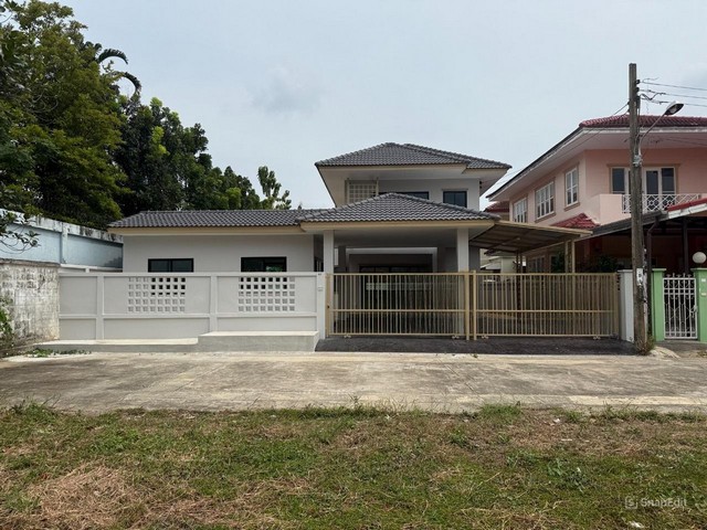  บ้านเดี่ยวรีโนเวทใหม่ หลังริม หน้าสวน ไม่มีบ้านตรงข้าม ติดถนน บรมราชชนนี ในโครงการ โชคชัยปัญจทรัพย์ 44พื้นที่ใหญ่ 80 ตร.ว. พร้อมอยู่ ทำเลหรู เดินทางสะดวกสุดๆ  ราคาพิเศษเพียง 5.99 ล้านบาท รายละเอียดบ้านเนื้อที่ 80 ตร.ว.พื้นที่ใช้สอยประมาณ 150 ตร.ม.3 ห้องนอน + 3 ห้องน้ำ + 2 ที่จอดรถชั้นบน : 2 ห้องนอนชั้นล่าง : เรือนรับรอง พร้อมห้องนอนและห้องน้ำในตัวบ้านหันหน้าทิศเหนือ จุดเด่