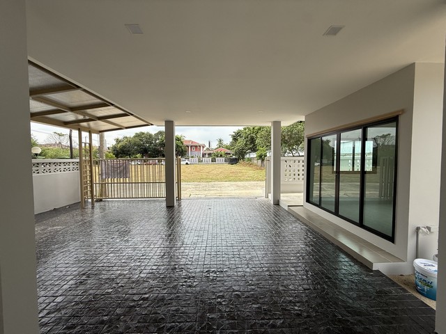 โชคชัยปัญจทรัพย์ 44   บ้านเดี่ยวรีโนเวทใหม่   หลังริม–หน้าสวน ไม่มีบ้านตรงข้าม