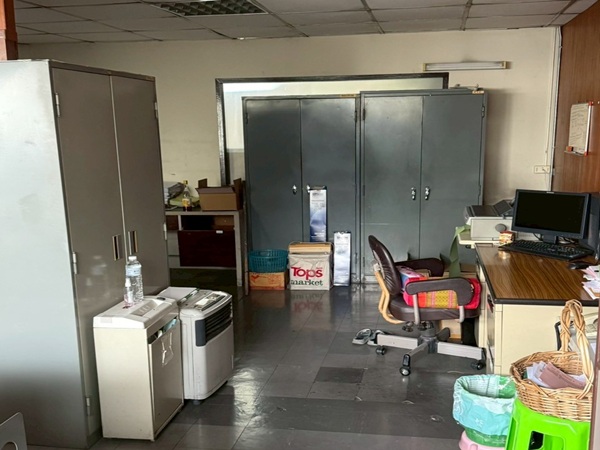 ให้เช่าอาคารโกดัง/คลังสินค้าเนื้อที่ 2-3-50 ไร่ พื้นที่ใช้สอยขนาด 1,677ตร.ม ออฟฟิศ ถนนสุขุมวิท 103 ซอยอุดมสุข ราคาเช่า 300,000 บ/ด